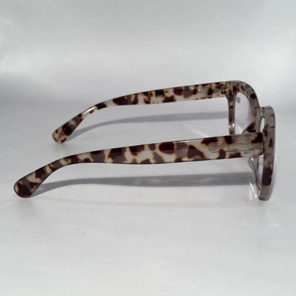 1389 Mona Oversize Reading Glasses 1.50 Readers Light Tortoise Frames NWT
